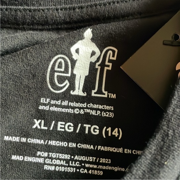 Elf Movie Black Long Sleeve Shirt - SANTA!
OMG! I KNOW HIM! Christmas - Picture 5 of 6